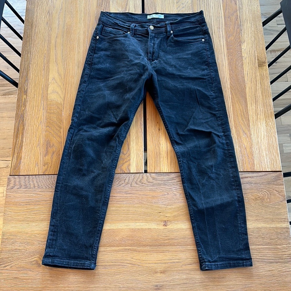 ZARA Men’s US 32 stretchy fit jeans